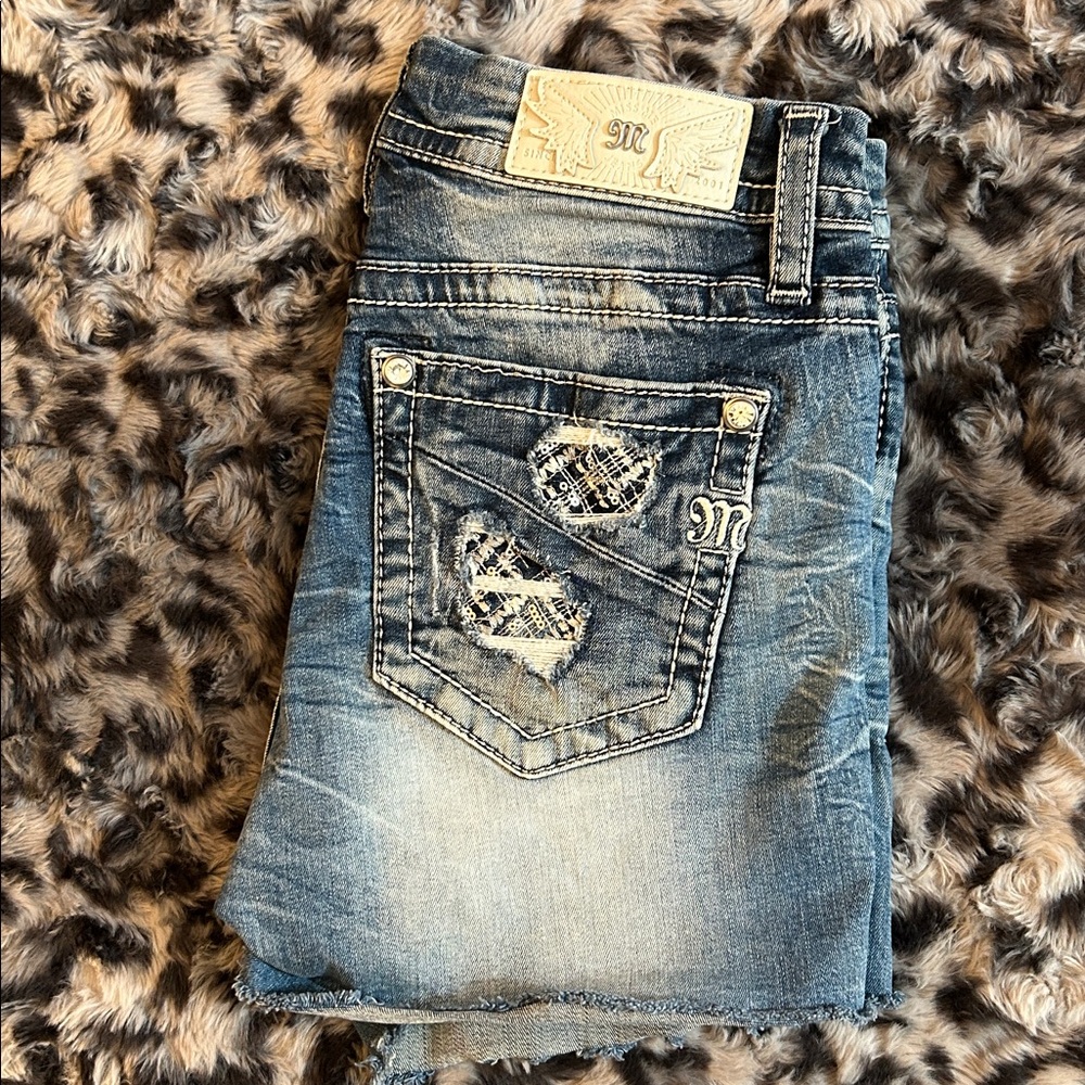 NEW Miss me shorts 26 🔴 has a factory defect on one of the loops🔴